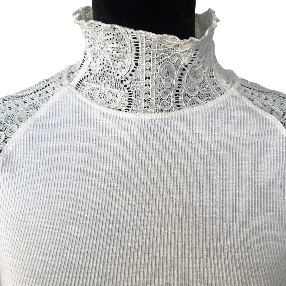 Free People Cream Feminine Fairy Hipster Lace Ribbed Mock Neck‎ Top Sz M